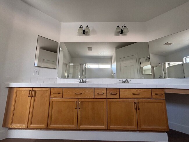 Building Photo - 7717 White Grass Ave