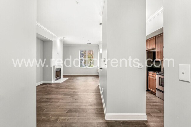 Foto del edificio - ? LIMITED TIME: Move in this September and...