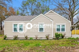 Building Photo - 840 Wrenwood St