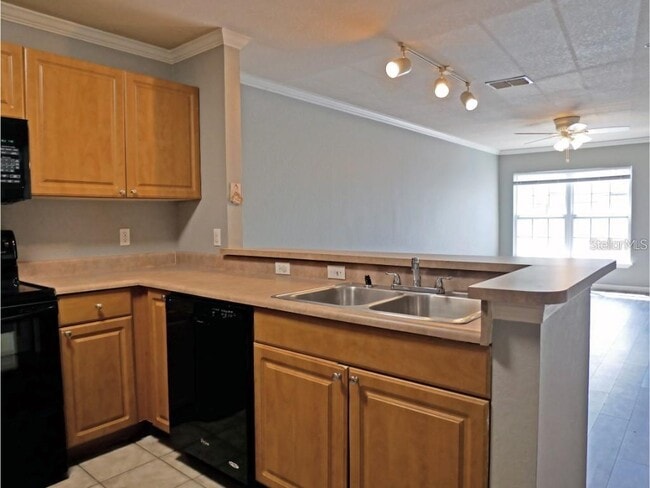 Building Photo - 5560 Rosehill Rd