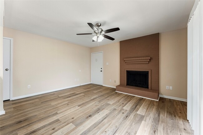 Foto del edificio - 3919 Fairmont Pkwy