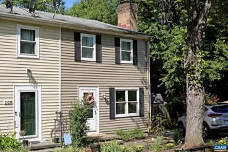 Building Photo - 211 Greentree Park