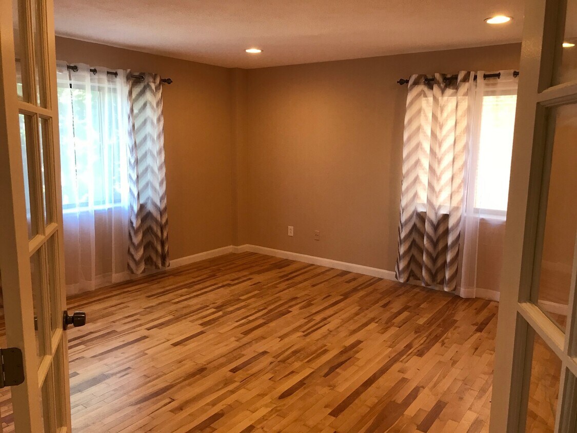 Foto principal - 274 Chestnut Ave