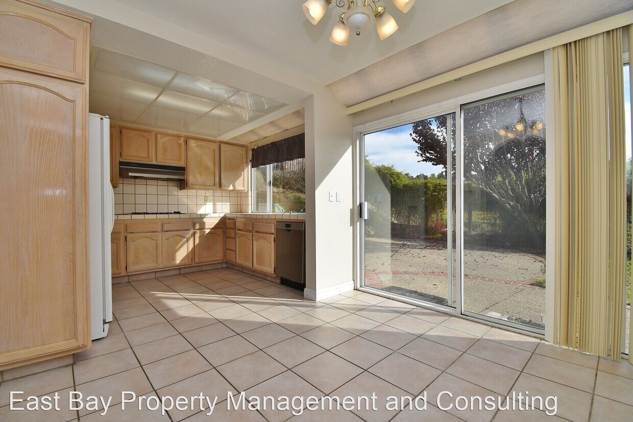 Primary Photo - 3 br, 3 bath House - 6485 Ridgewood Drive