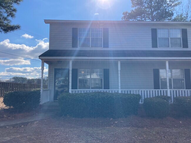 Building Photo - 141 Country Village Ct