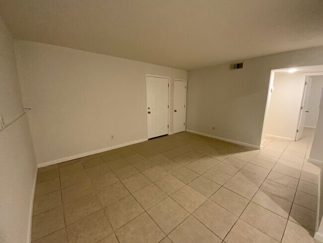 Foto del edificio - 211 Snead Dr