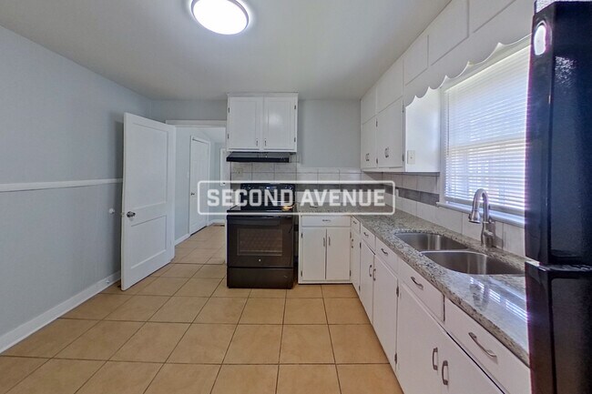 Building Photo - 1609 51st St W