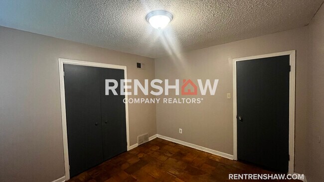 Foto del edificio - 3773 Voltaire Ave