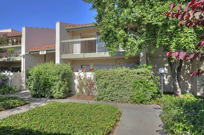 Building Photo - 5518 Armitos Ave