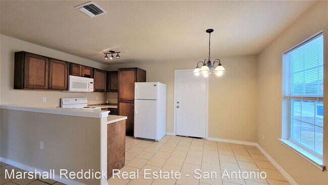 Building Photo - 3 br, 2 bath House - 203 Carranza St