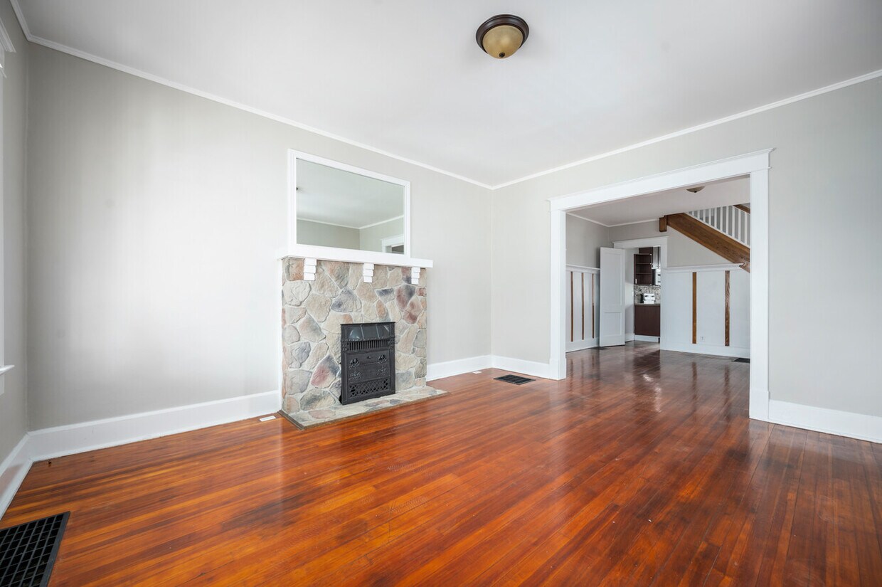 Foto principal - 348 N Summit St