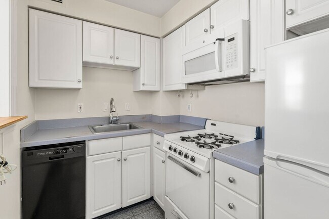 Foto del edificio - July 1 - Beacon Hill 1 bed in elevator building