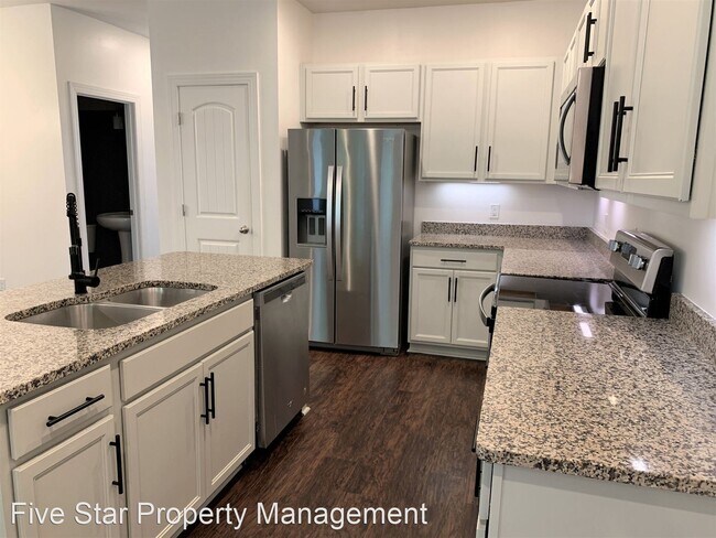 Building Photo - 3 br, 2.5 bath House - 3105 Defilade Dr