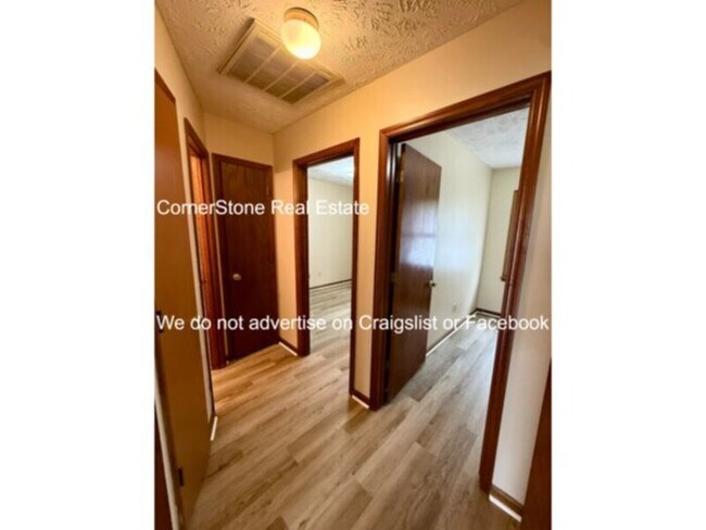 Building Photo - 2217 Mossycup Ln