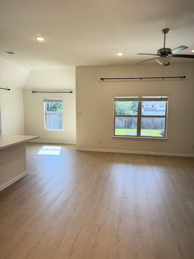 Building Photo - 1541 Harrongton Way