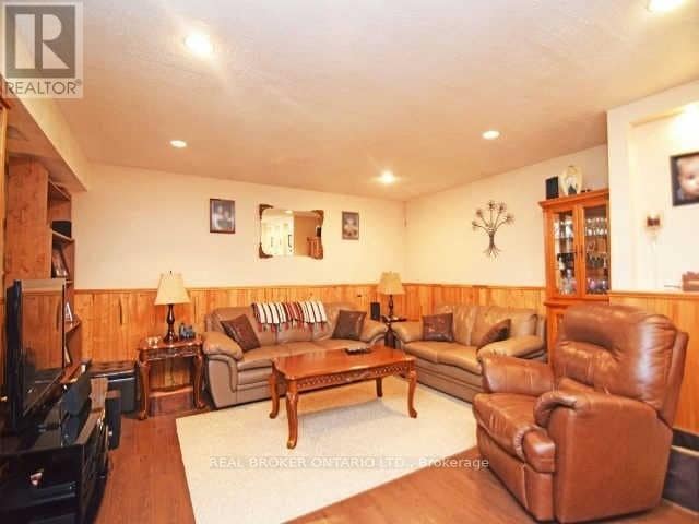 Building Photo - 1602 Coram Crescent