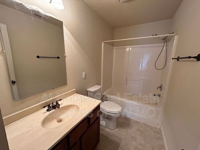 Foto del edificio - 3343 S Parkmont Ct