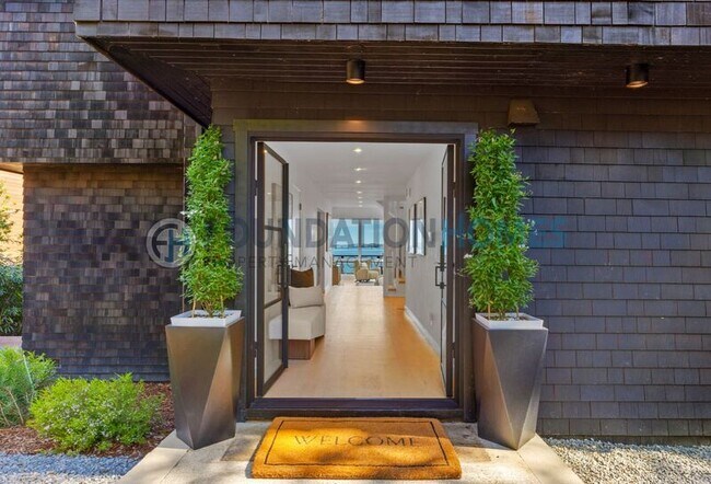 Foto del edificio - 5002 Paradise Dr