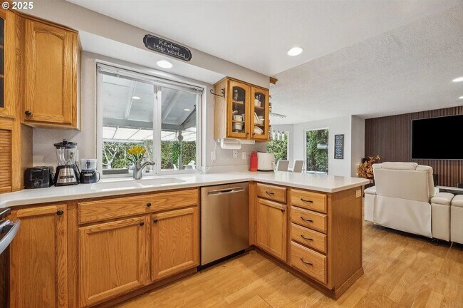 Building Photo - Modern Charm Meets Comfort – Spacious 3-Be...
