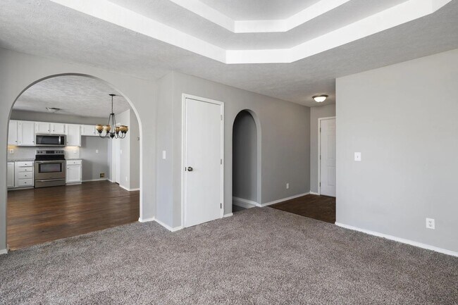 Building Photo - 4 Bed 3 Bath 2 Car Garage -In Ground Pool