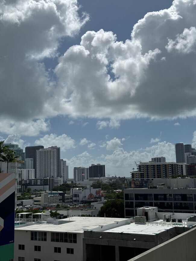 Foto del edificio - 45 NW 31st St