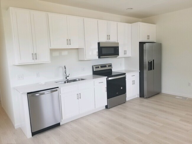 Foto del edificio - 317 Hemlock Cir