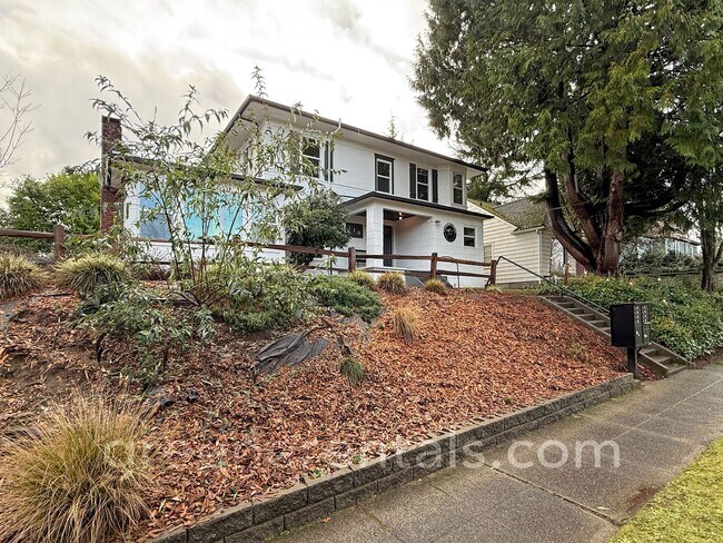 Foto del edificio - 119 20th Ave SE