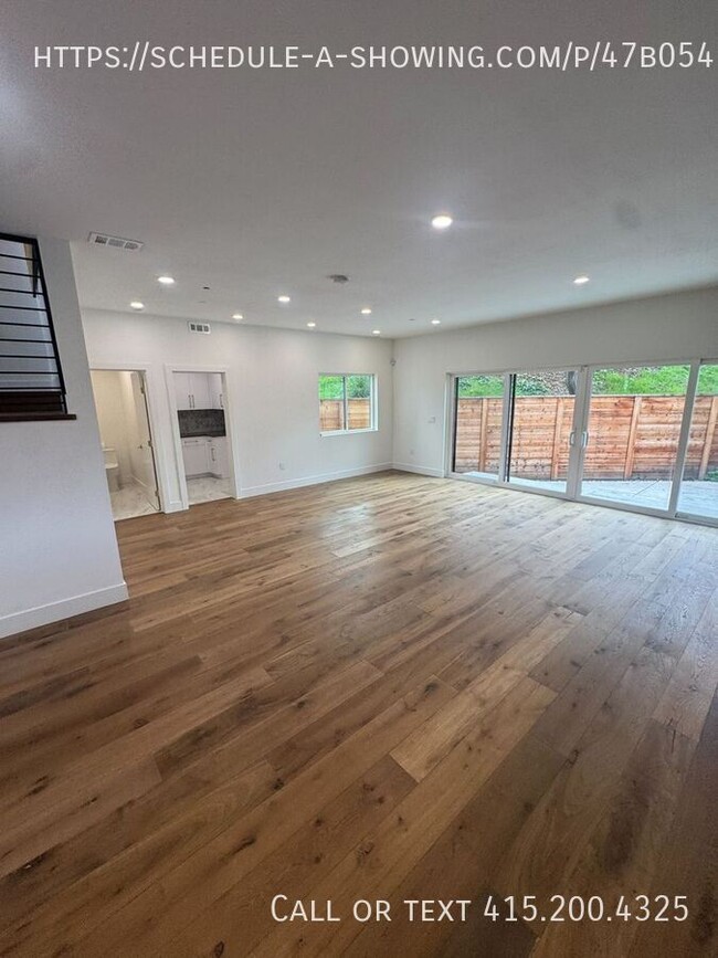 Building Photo - Bright & Spacious 4-Bedroom Home in Oakland!