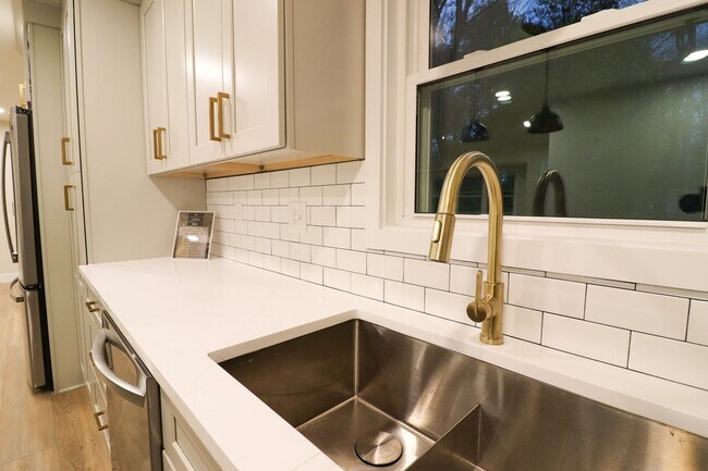 Foto del edificio - 201 Elmwood Cir