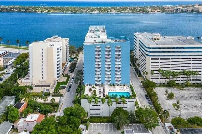 Building Photo - 1551 N Flagler Dr