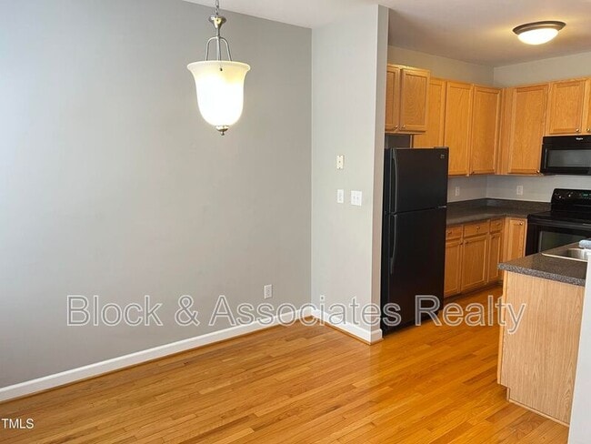 Building Photo - 4561 Treerose Way