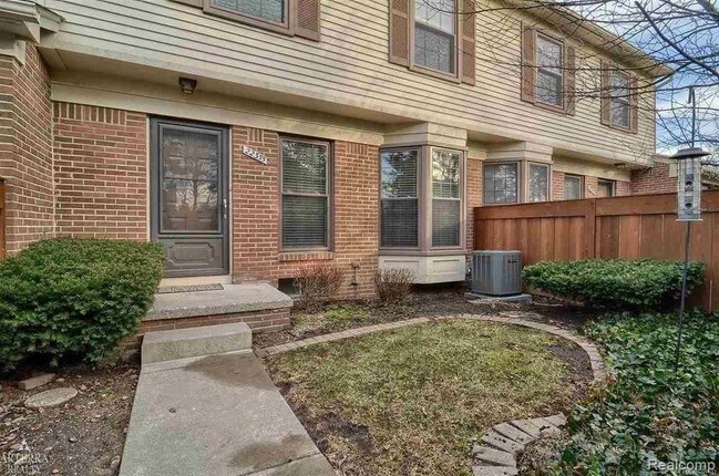Building Photo - 22355 Peach Tree