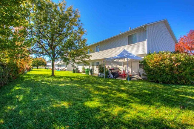 Building Photo - 2072 N Gladewater Ave