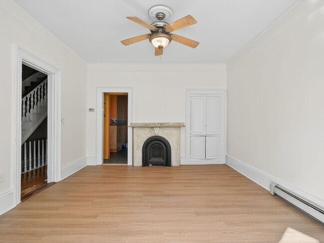 Foto del edificio - 404 E 7th St