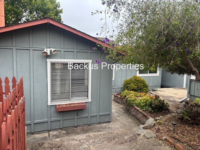 Foto del edificio - Wonderful two-bedroom unit in Monterey