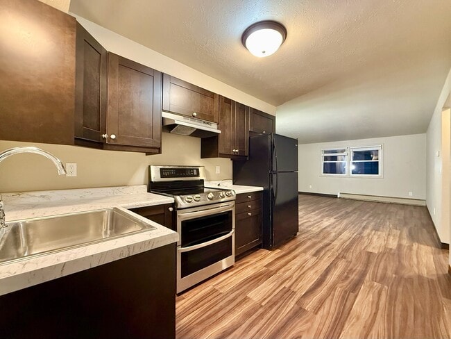 Building Photo - 420 N Norwood Ave