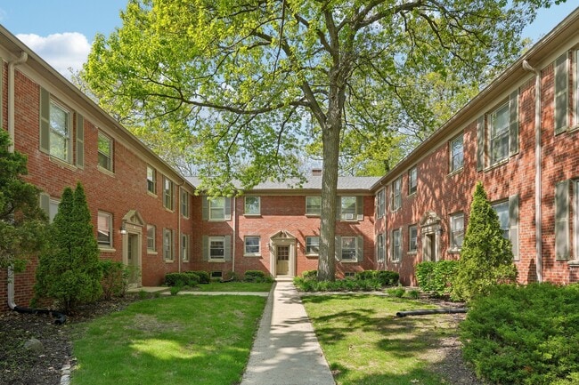 Building Photo - Henry Clay Court Apartments