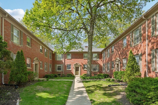 Foto del edificio - Henry Clay Court Apartments