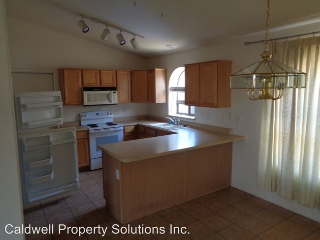 Foto del edificio - 3 br, 2 bath House - 16568 W. Ironwood St.