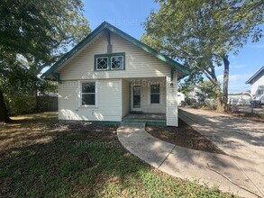 Building Photo - 511 S Magnolia St