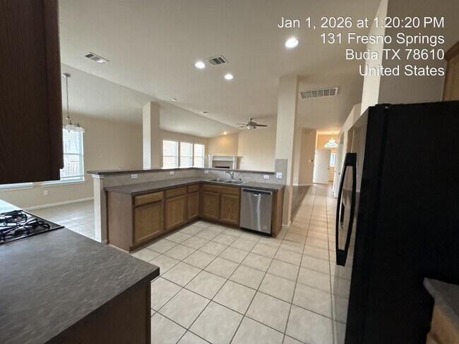 Building Photo - 131 Fresno Springs