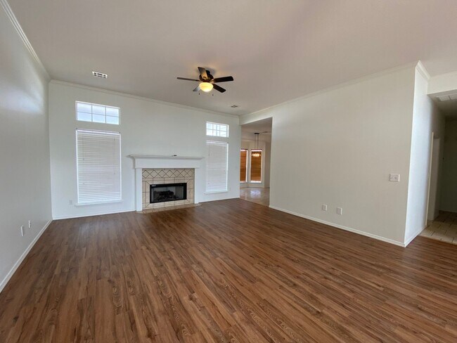 Foto del edificio - Great location with easy highway access.