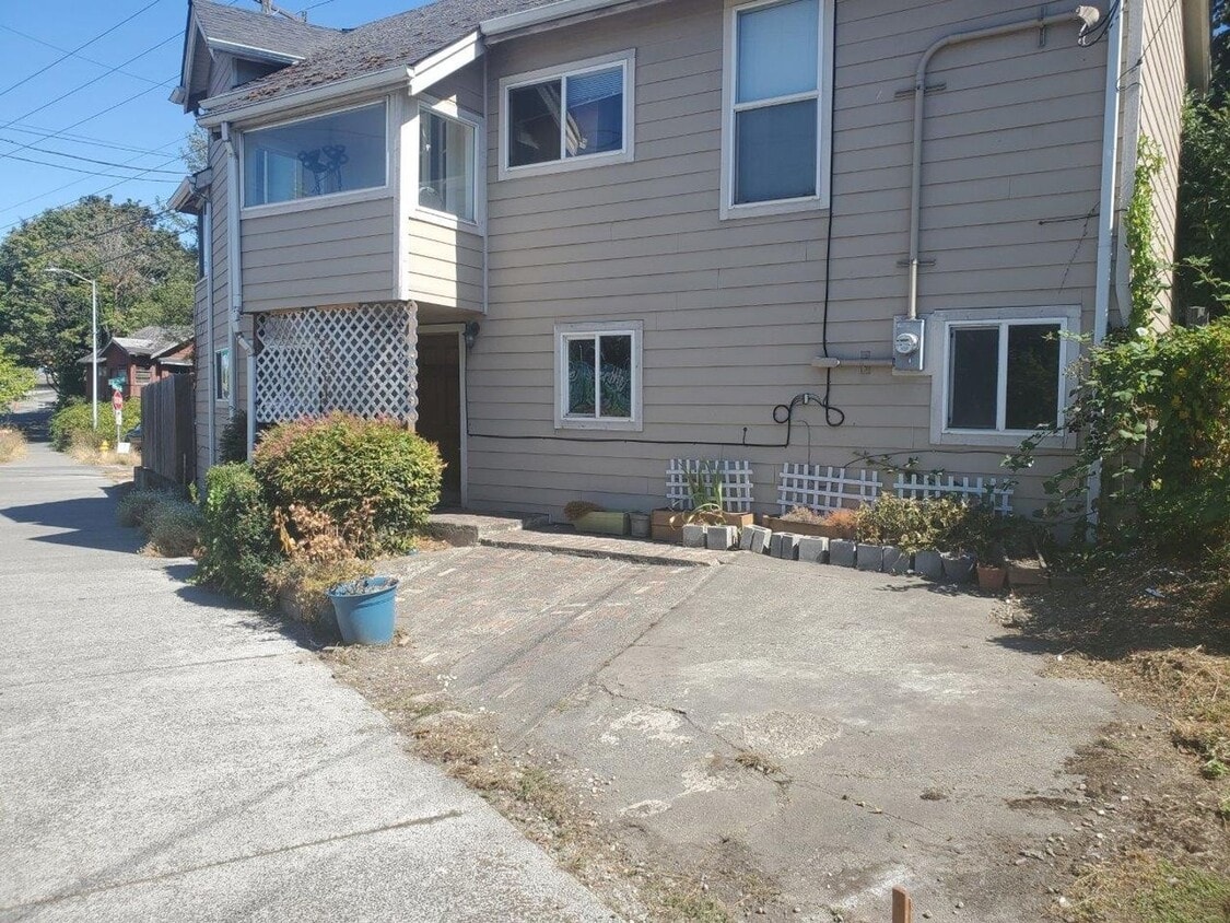 3823 Duplex - 3823 Duplex