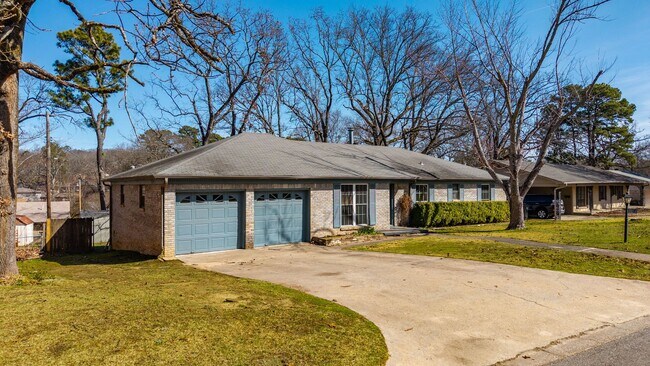 Building Photo - 8210 Leatrice-