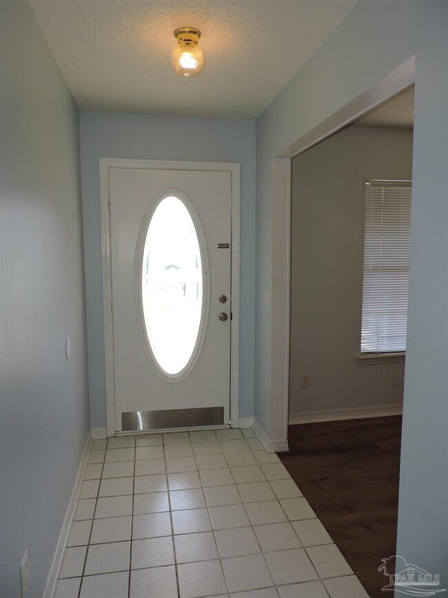 Building Photo - 2552 Southern Oaks Dr