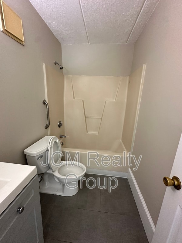 Building Photo - 80 Sagamore St