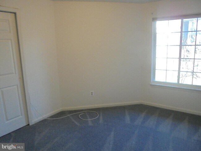 Foto del edificio - 7009 Birkenhead Pl