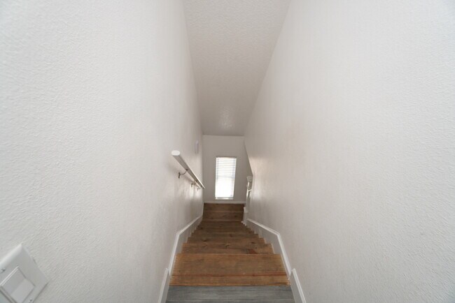 Foto del edificio - 546 NE 43rd Ct