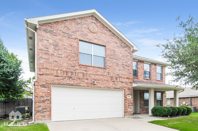 Building Photo - 1645 Sequoia Dr