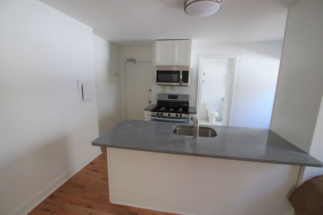 Photo - 2004 Chestnut St Apartment